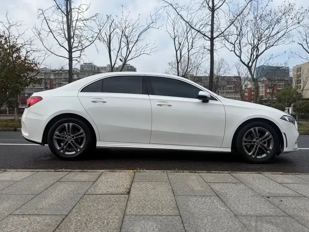 Mercedes-Benz A-Class — фото 10
