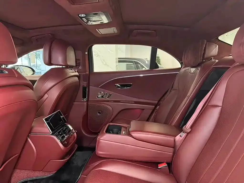 Bentley Flying Spur — фото 5