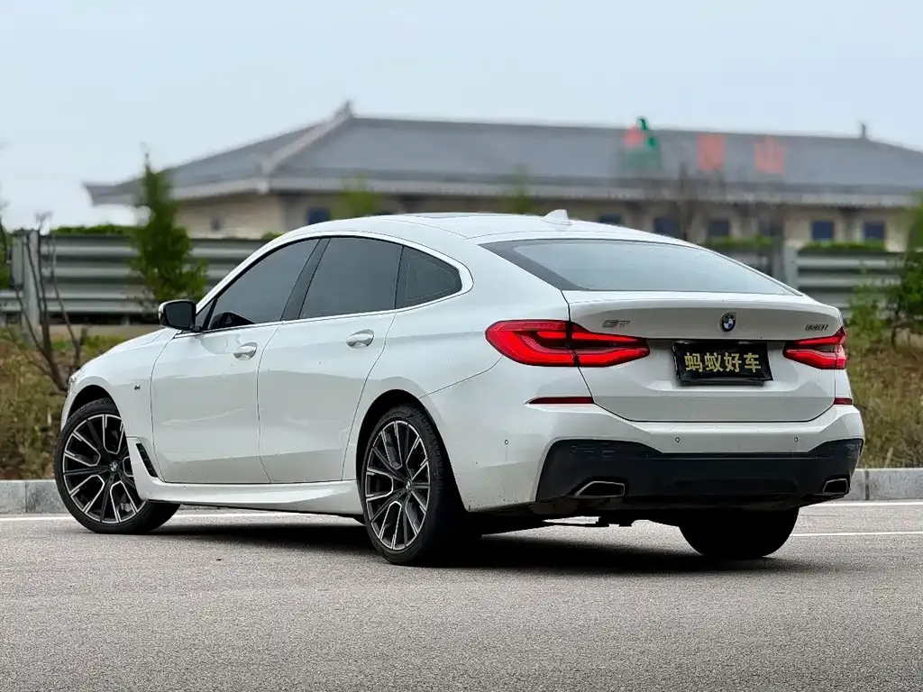 BMW 6 Series GT — фото 10