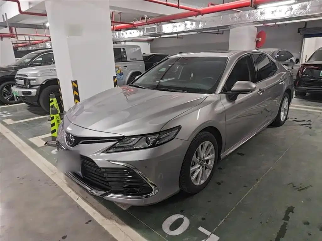 Toyota Camry — фото 8