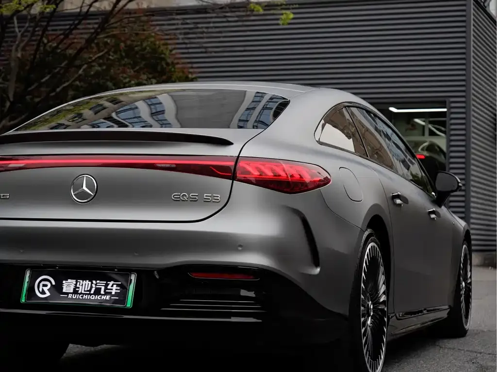 Mercedes-Benz EQS AMG — фото 9