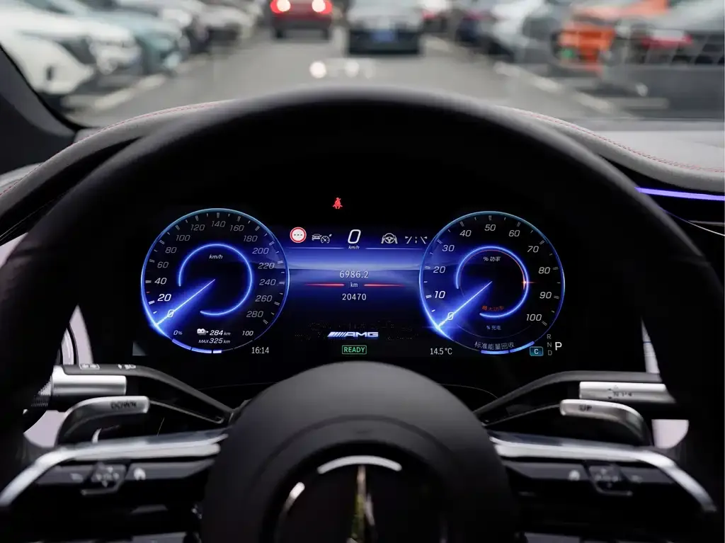Mercedes-Benz EQS AMG — фото 3