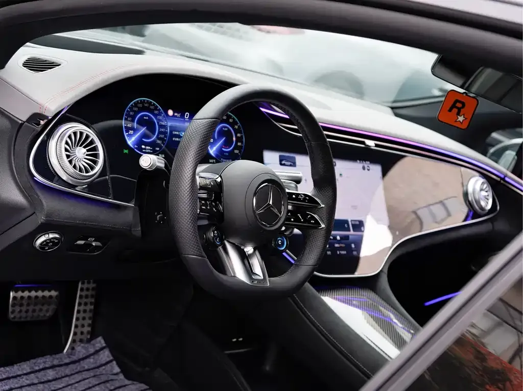 Mercedes-Benz EQS AMG — фото 2