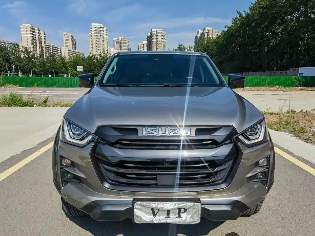 Isuzu D-MAX — фото 8
