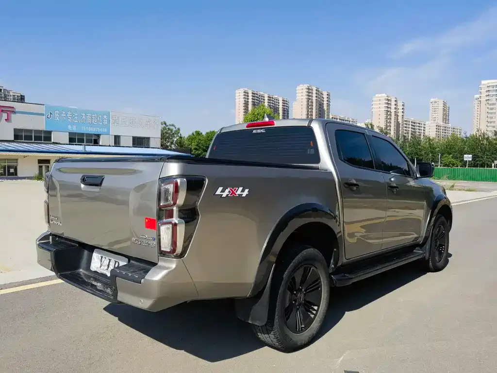 Isuzu D-MAX — фото 2