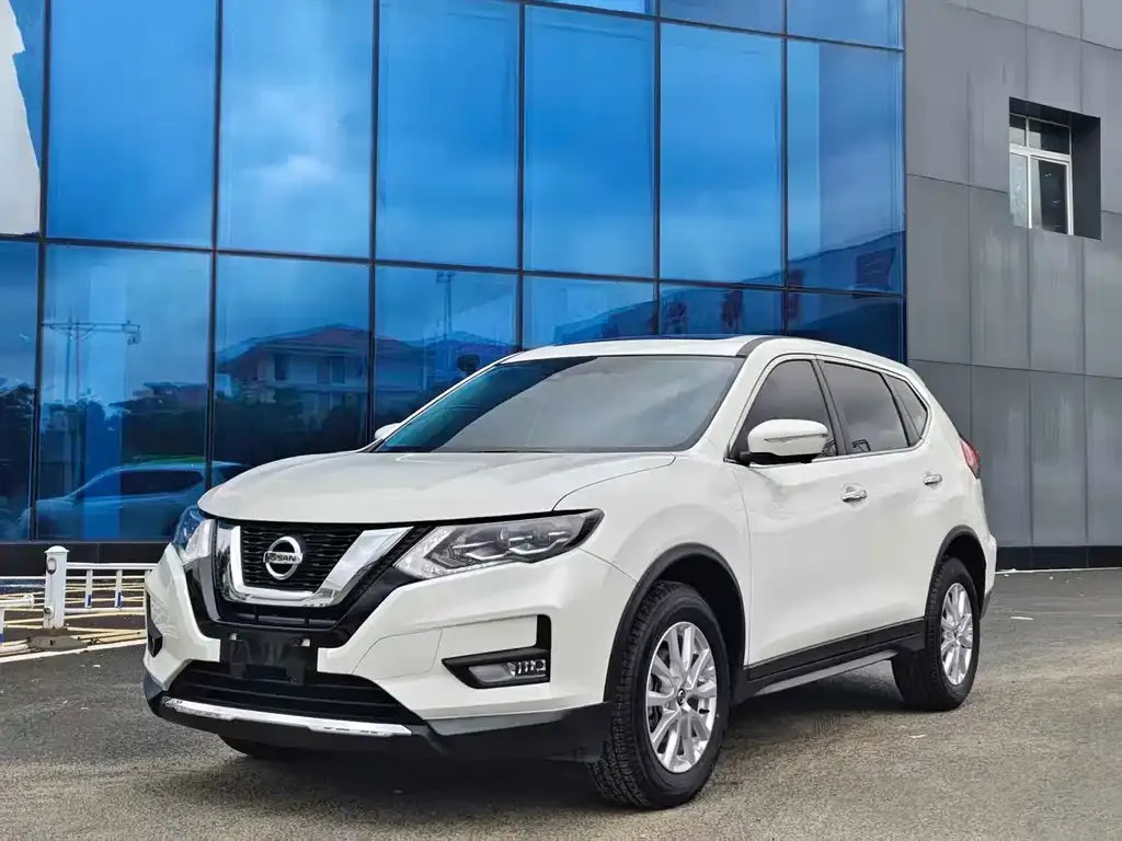 Nissan X-Trail — фото 1