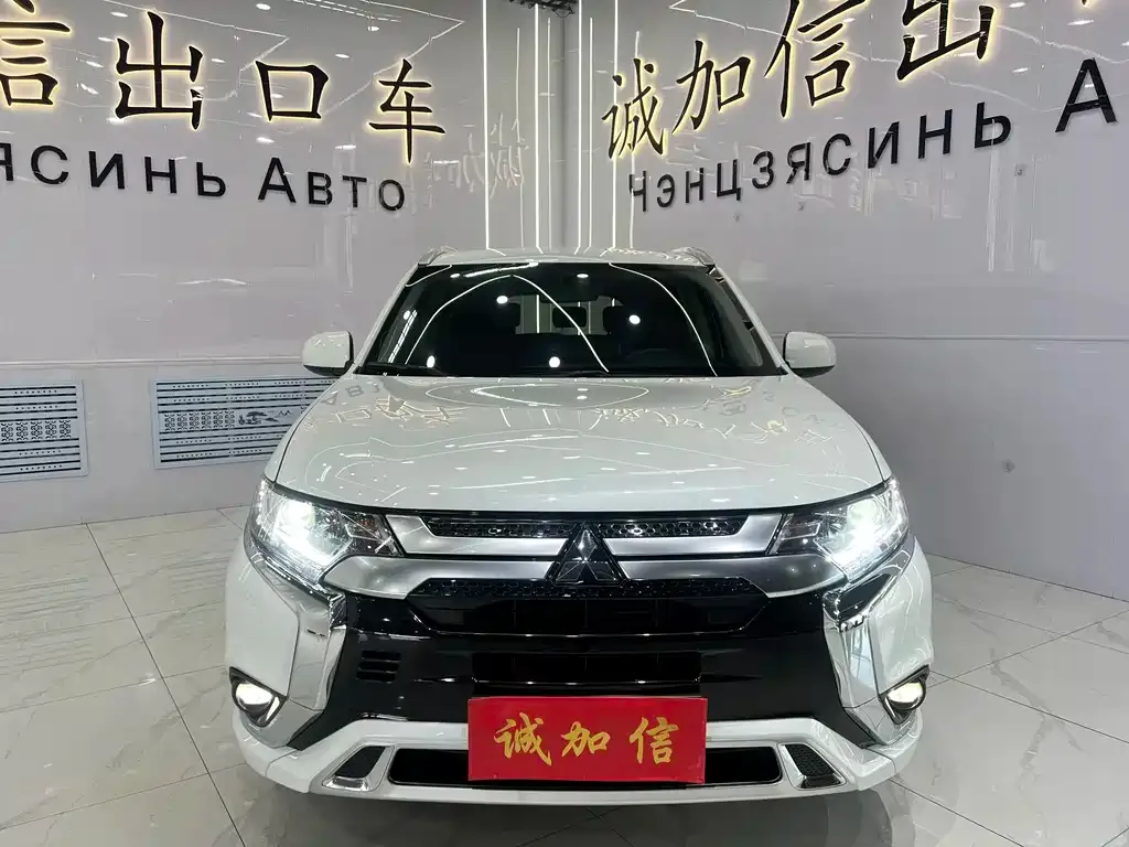 Mitsubishi Outlander — фото 2