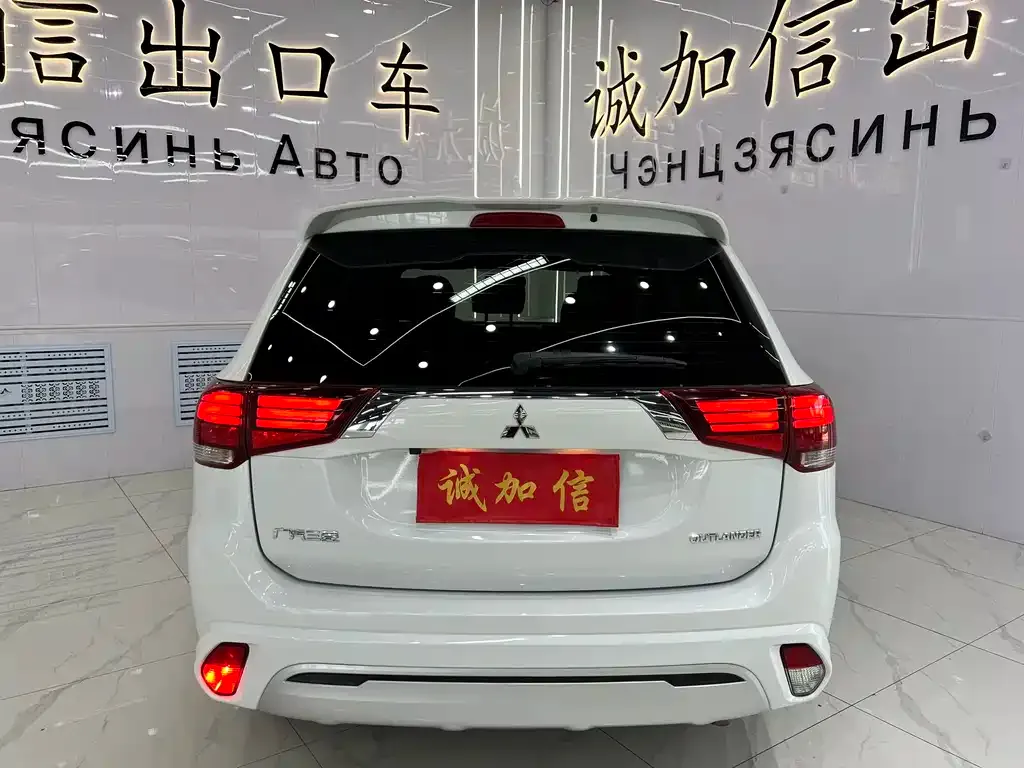 Mitsubishi Outlander — фото 3
