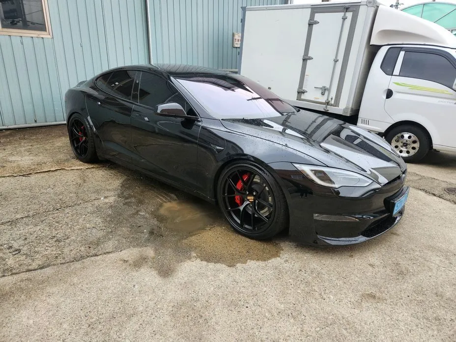 Tesla Model S — фото 4