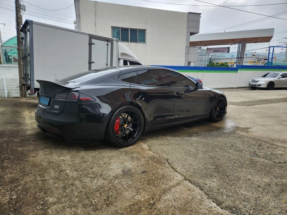 Tesla Model S — фото 6