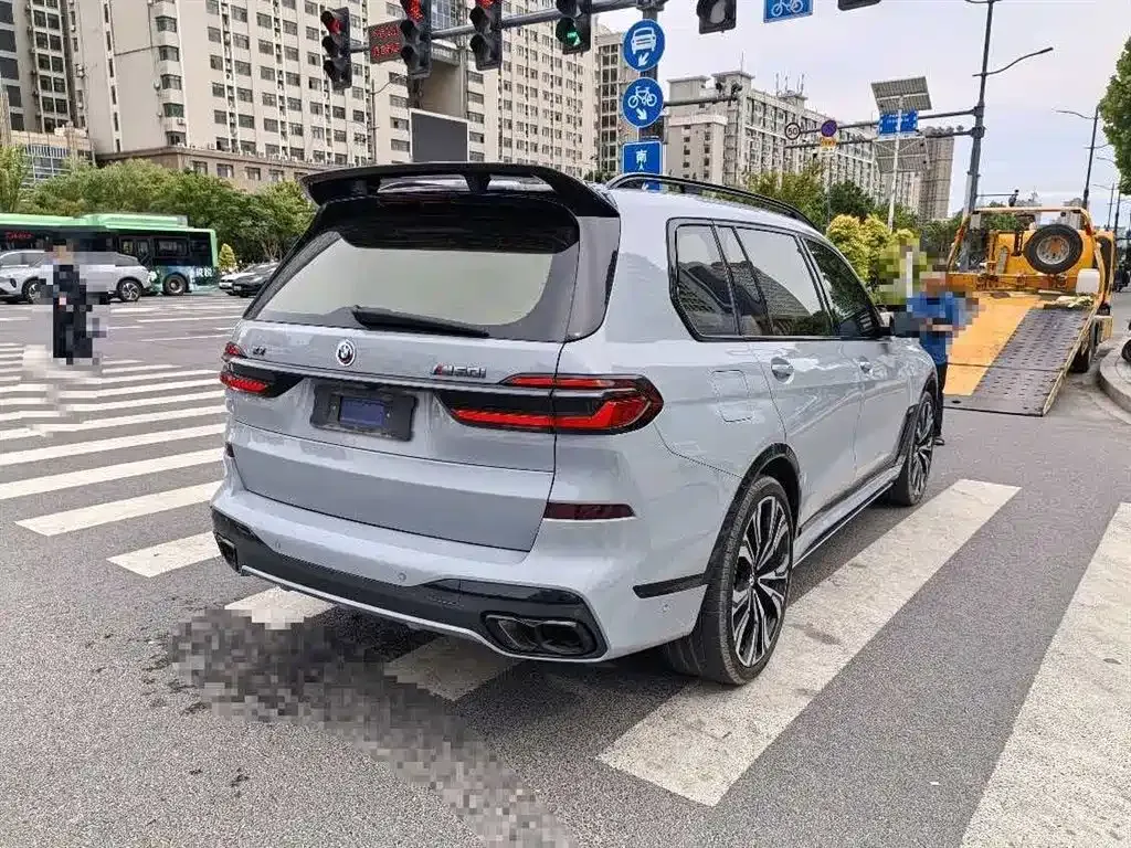 BMW X7 M60i — фото 6