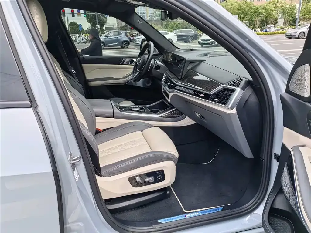 BMW X7 M60i — фото 4