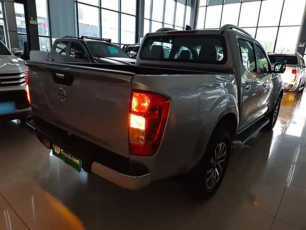 Nissan Navara — фото 5