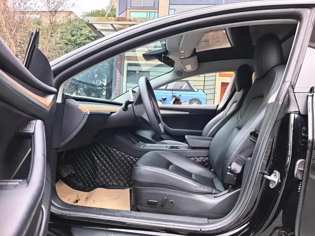 Tesla Model 3 — фото 3