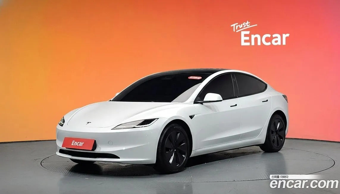 Tesla Model 3 — фото 1
