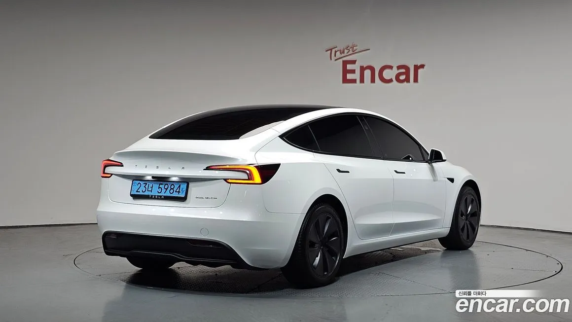 Tesla Model 3 — фото 4