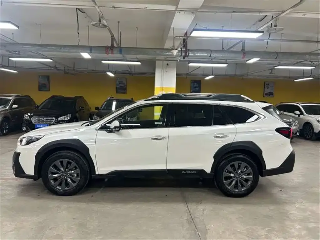 Subaru Outback — фото 10