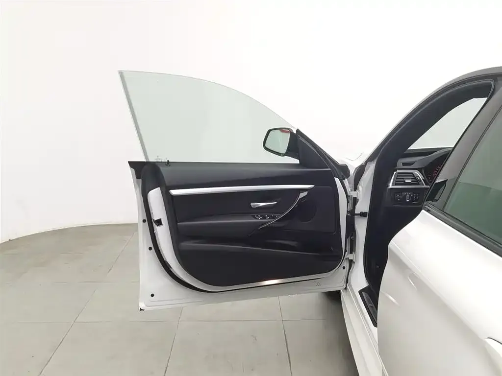 BMW 3 Series GT — фото 8