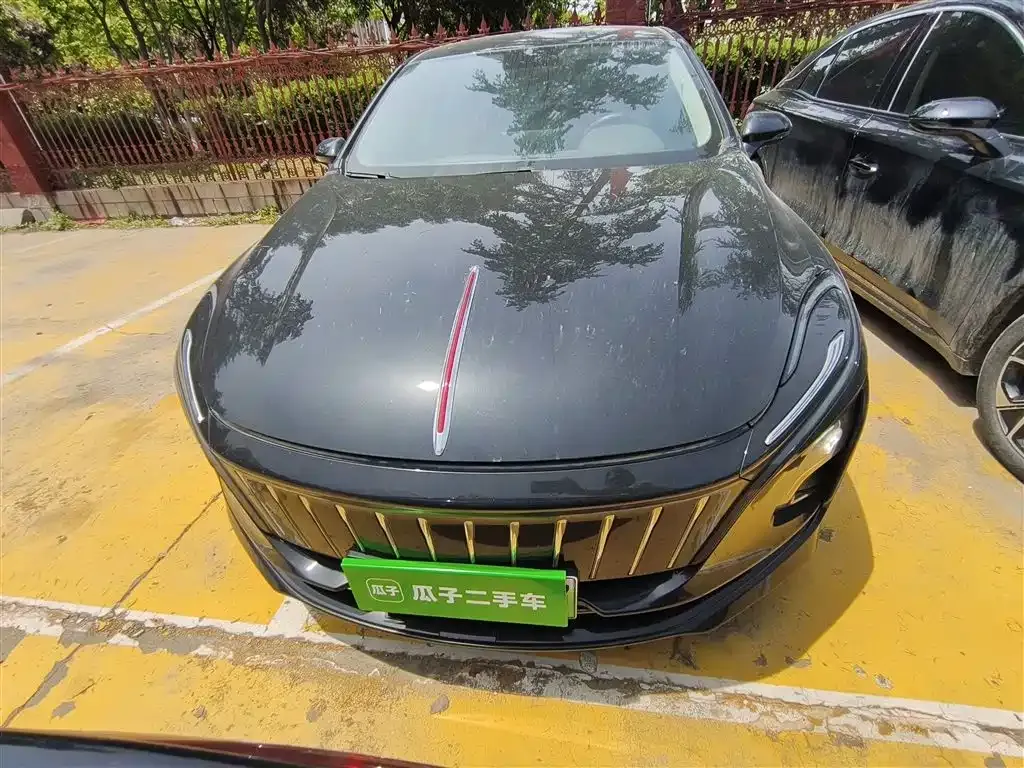 Hongqi E-QM5 — фото 8