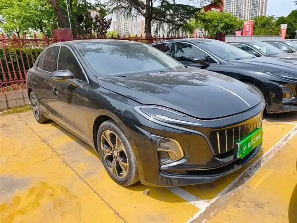 Hongqi E-QM5 — фото 9