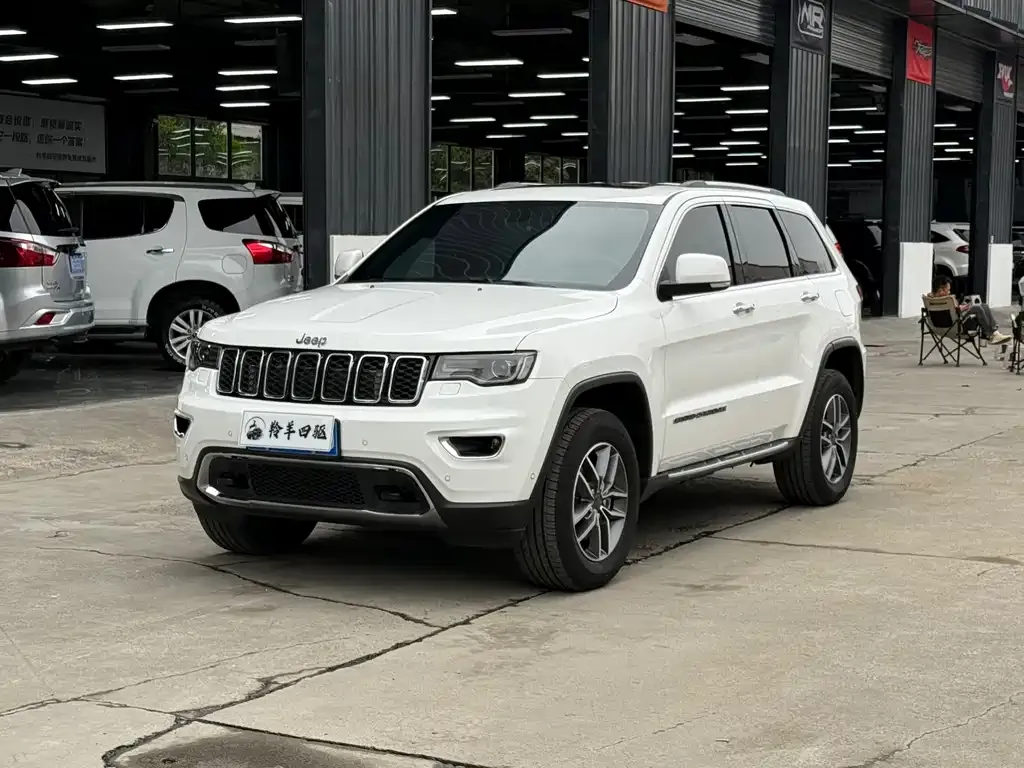 Jeep Grand Cherokee (Import) — фото 1