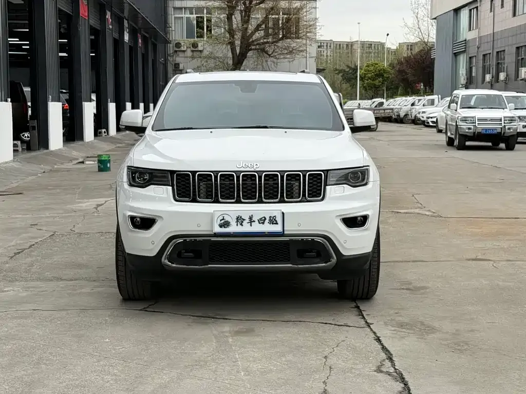 Jeep Grand Cherokee (Import) — фото 10