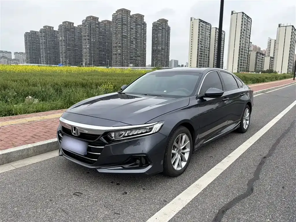 Honda Accord — фото 1