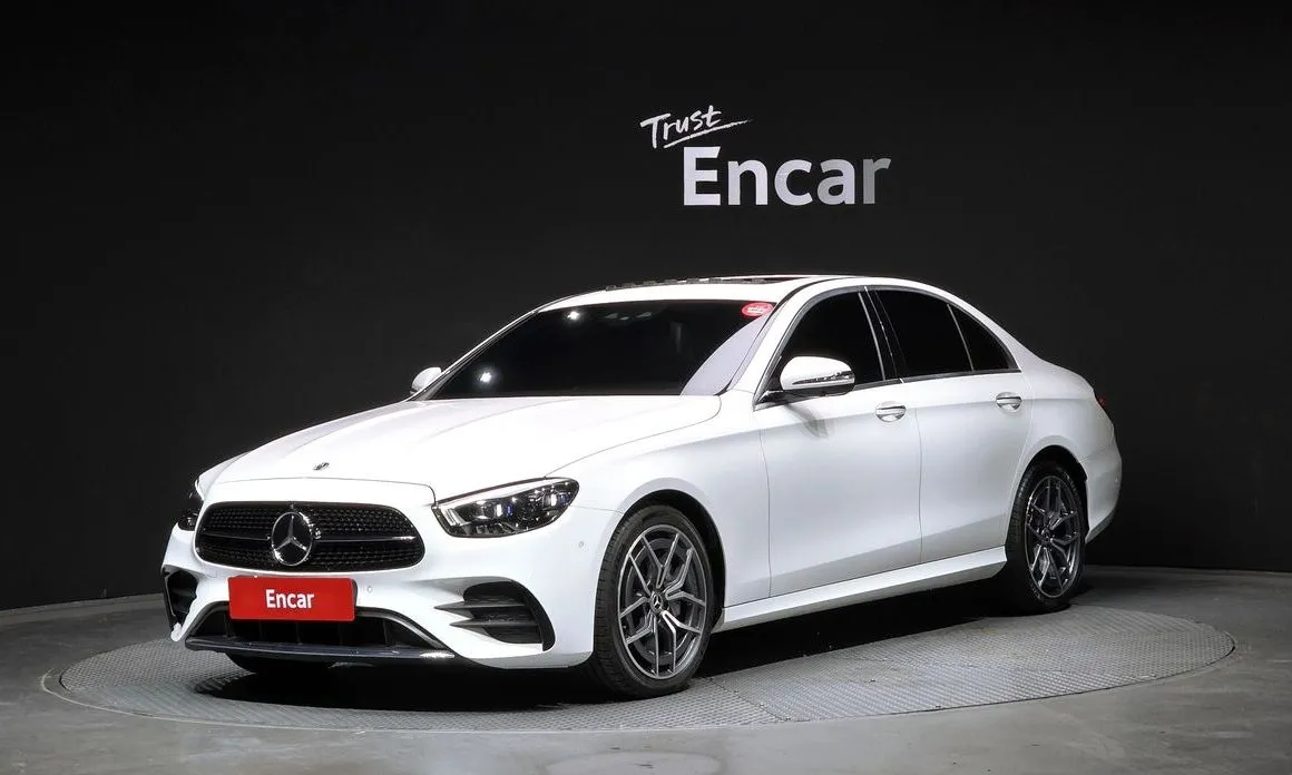 Mercedes-Benz E-Class — фото 1