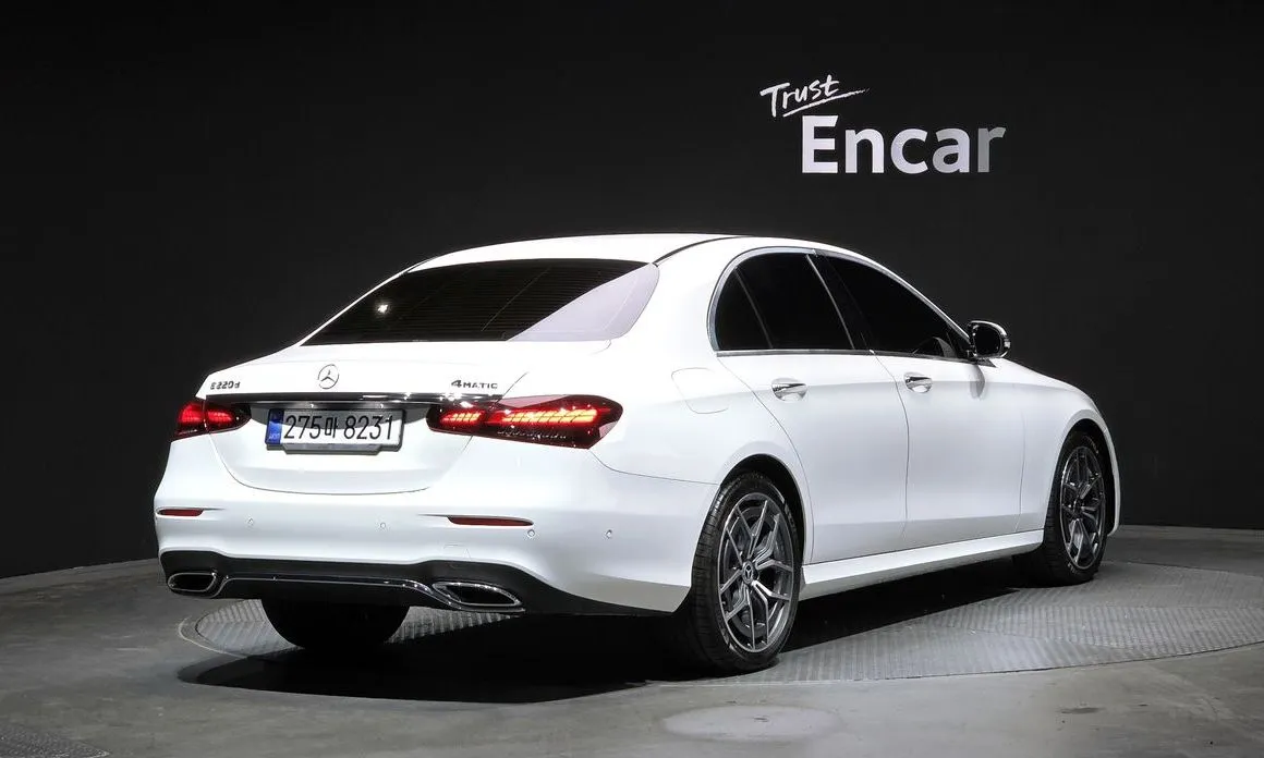 Mercedes-Benz E-Class — фото 6