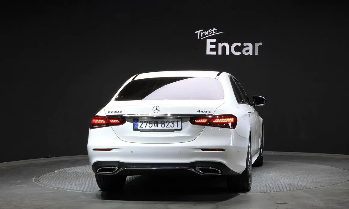 Mercedes-Benz E-Class — фото 4