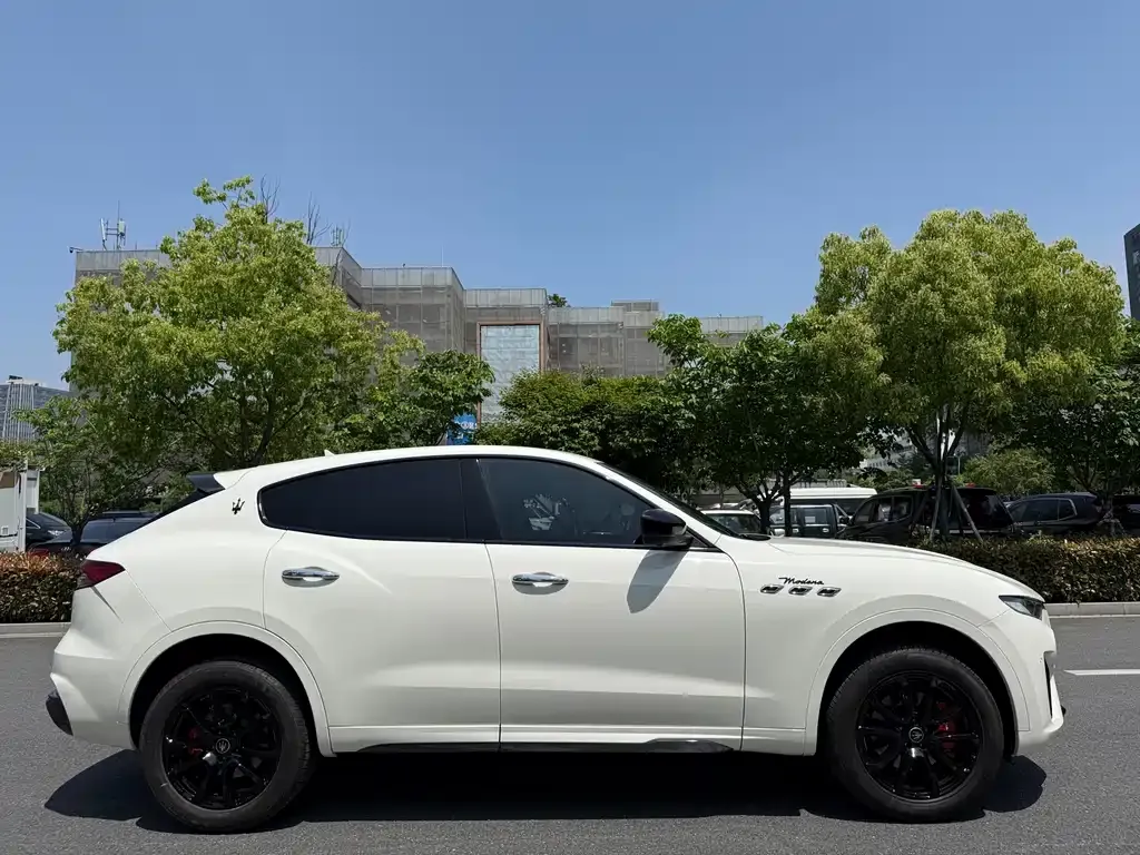 Maserati Levante — фото 3