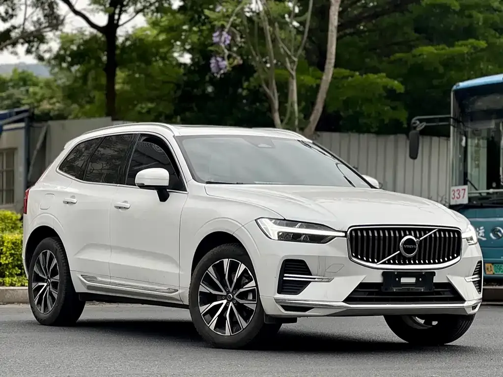 Volvo XC60 — фото 5