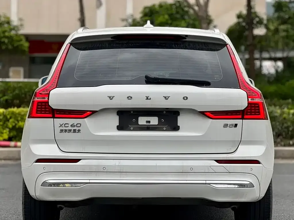 Volvo XC60 — фото 2