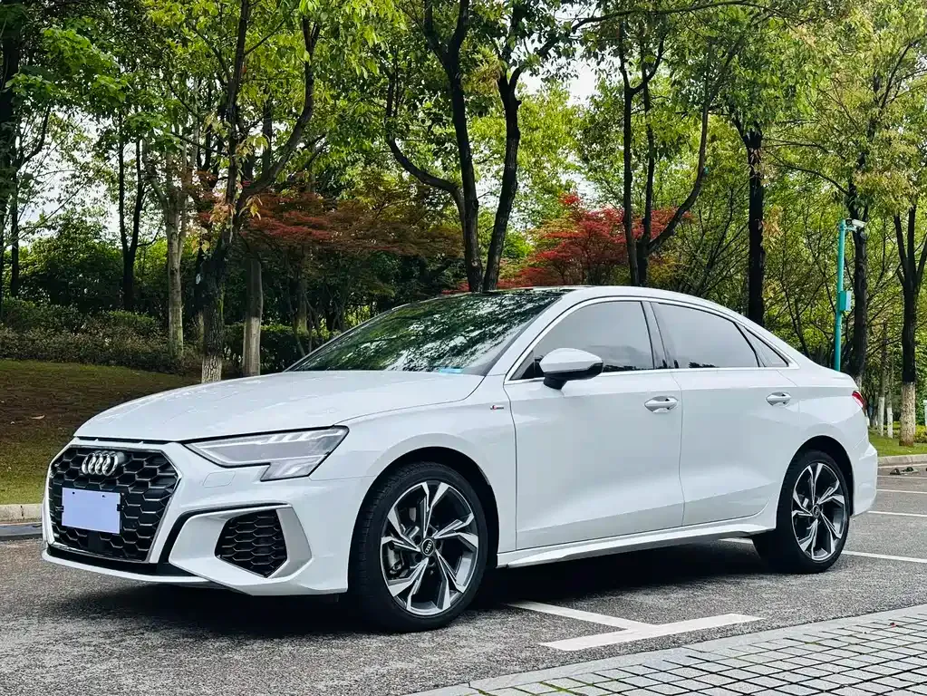 Audi A3 — фото 1