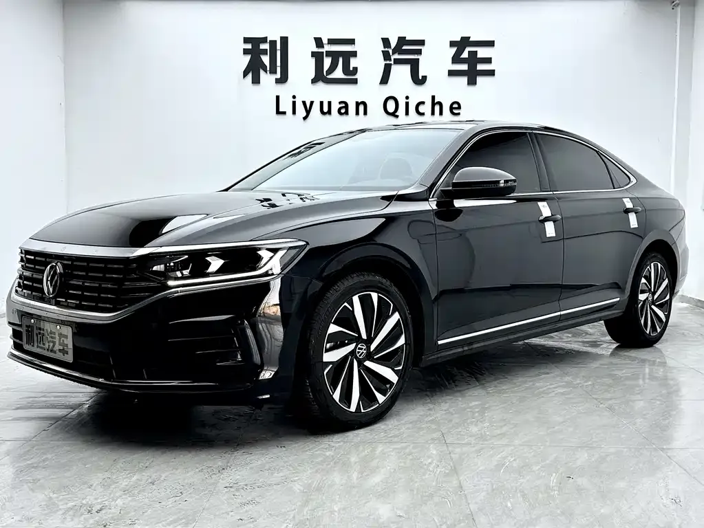 Volkswagen Passat — фото 1