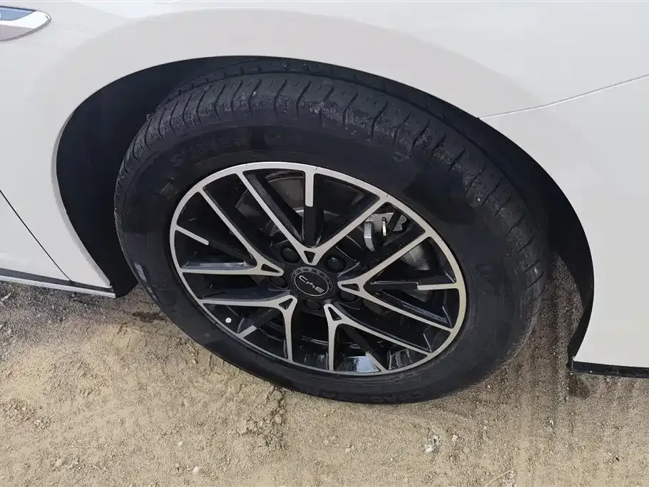 BYD Seal 07 DM-i — фото 10