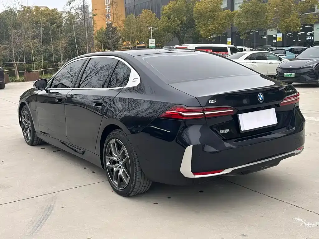 BMW i5 — фото 4