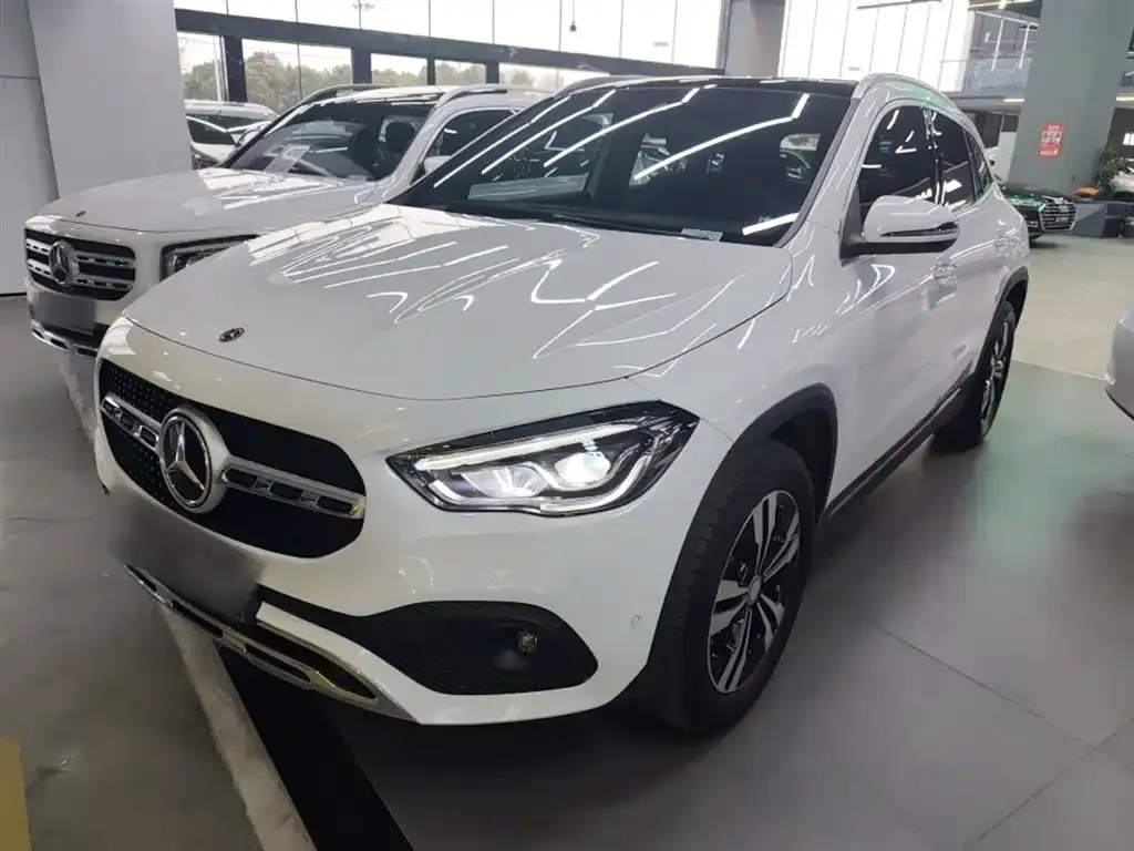 Mercedes-Benz GLA — фото 1