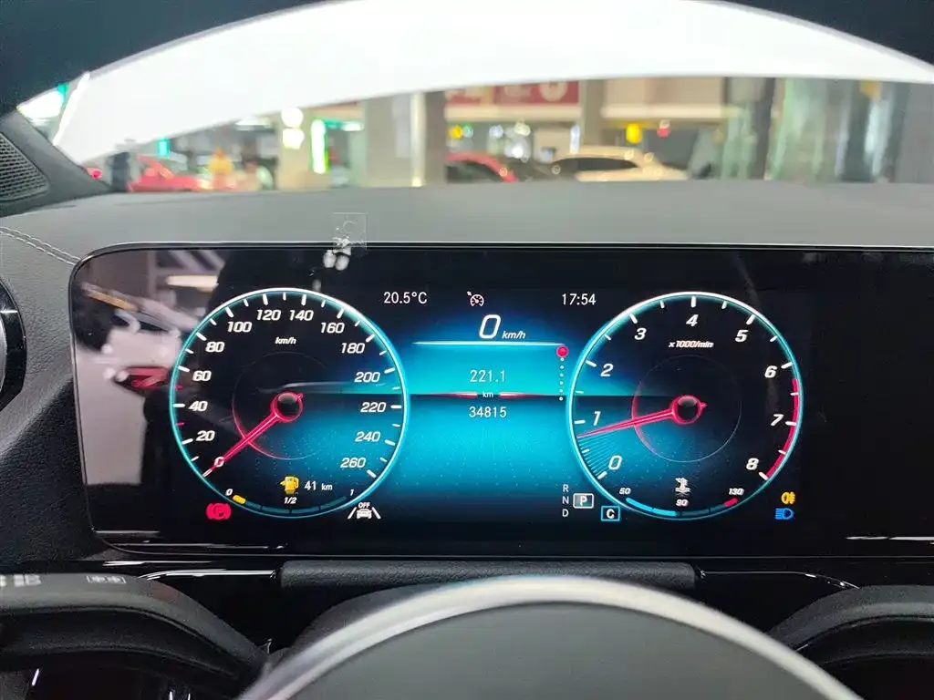 Mercedes-Benz GLA — фото 10