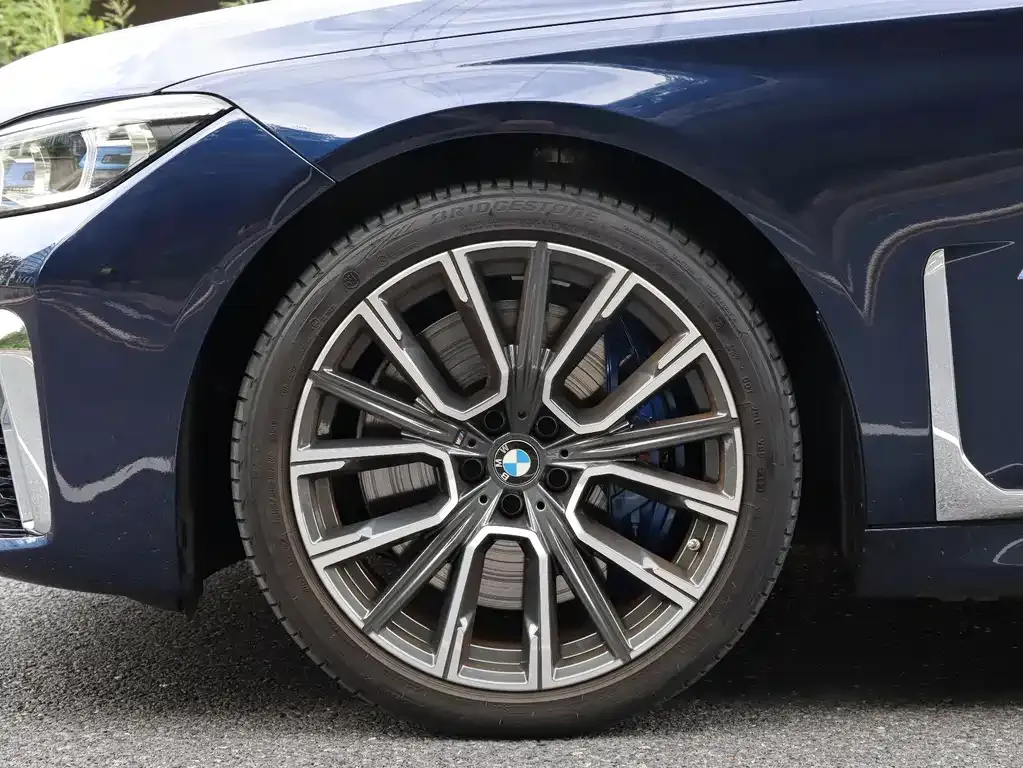 BMW 7 Series — фото 2
