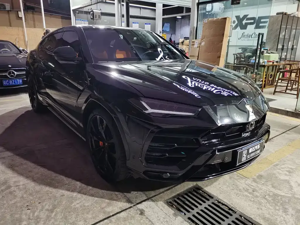 Lamborghini Urus — фото 10
