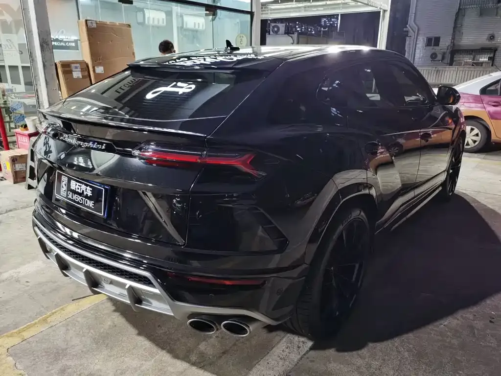 Lamborghini Urus — фото 9