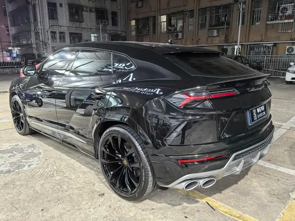 Lamborghini Urus — фото 7