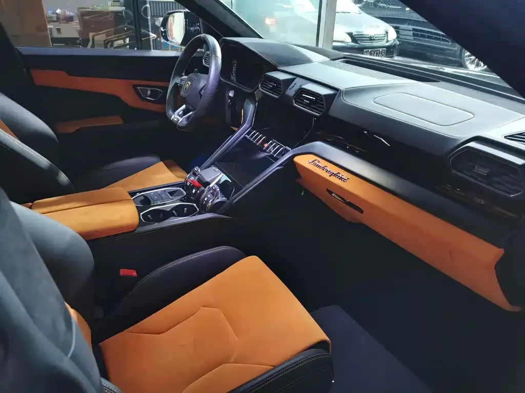 Lamborghini Urus — фото 8