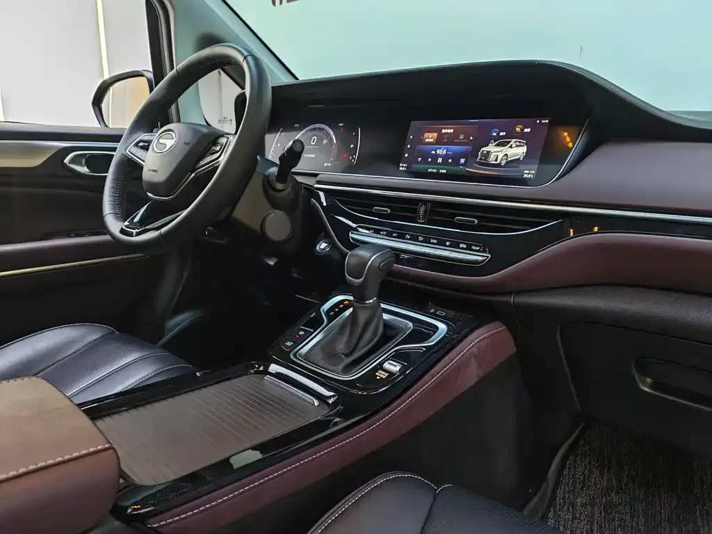 GAC Motor Trumpchi M6 — фото 4