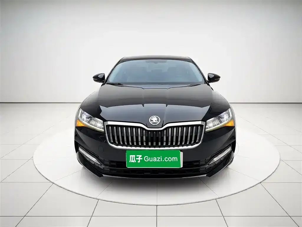 Skoda Superb — фото 5