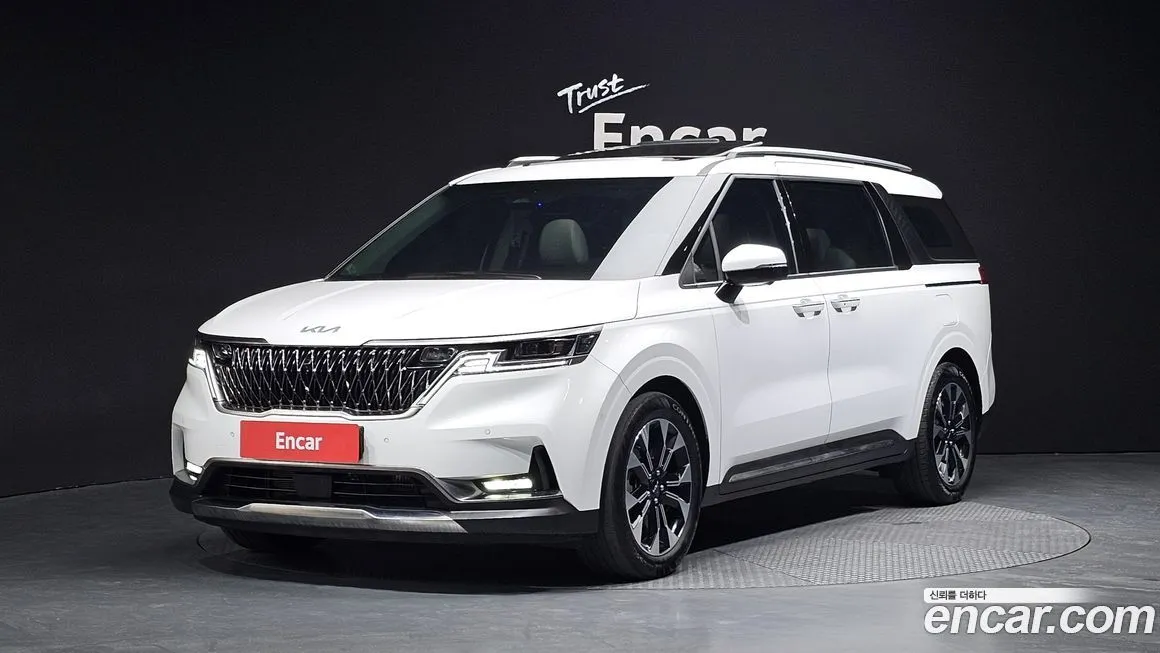 Kia Carnival — фото 1