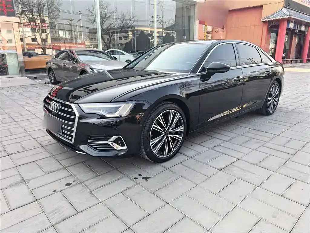 Audi A6L — фото 1