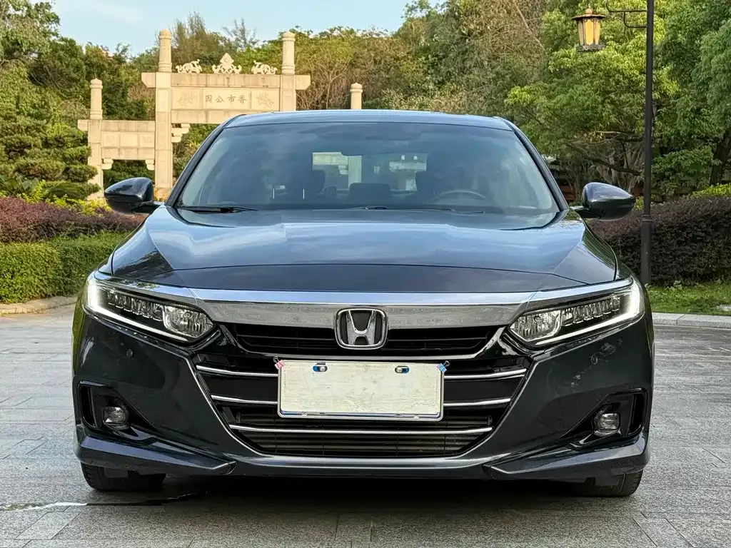 Honda Accord — фото 10