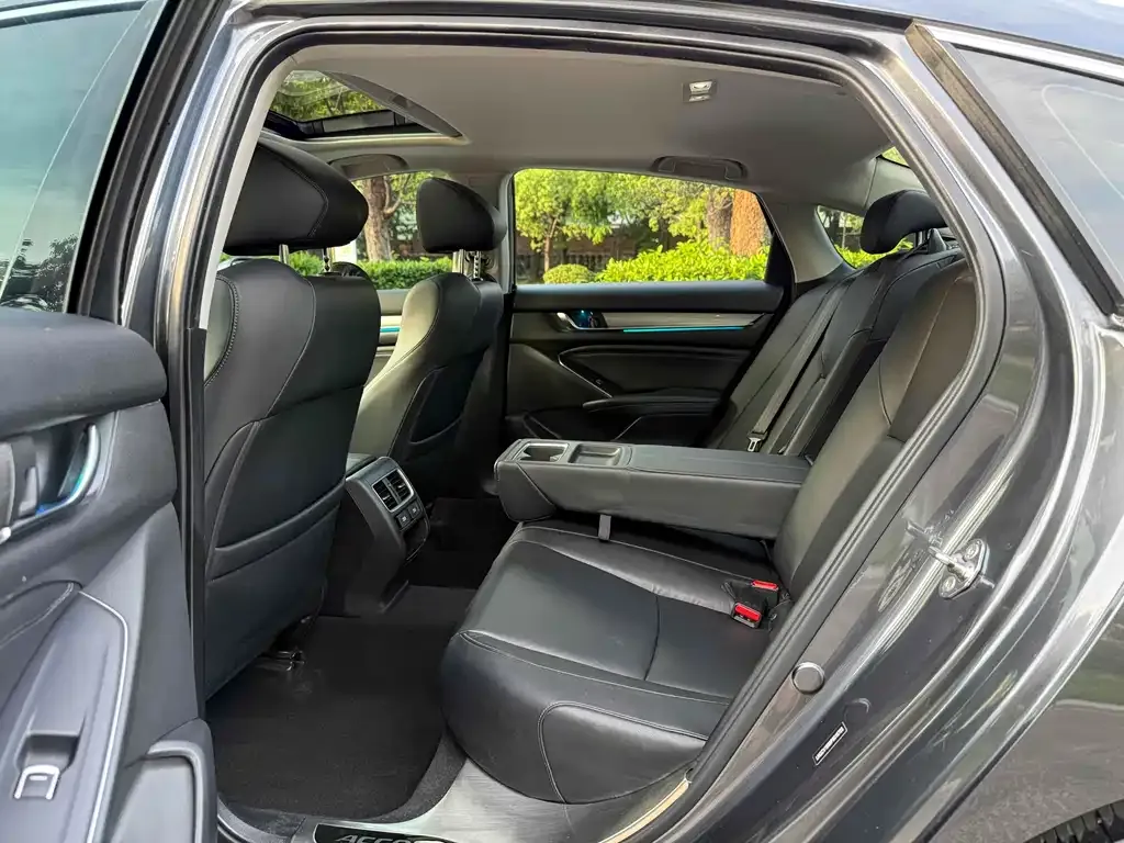 Honda Accord — фото 5